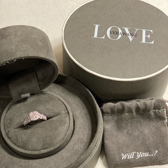 Vera Wang Love Collection Engagement Ring - Picture 1 of 10